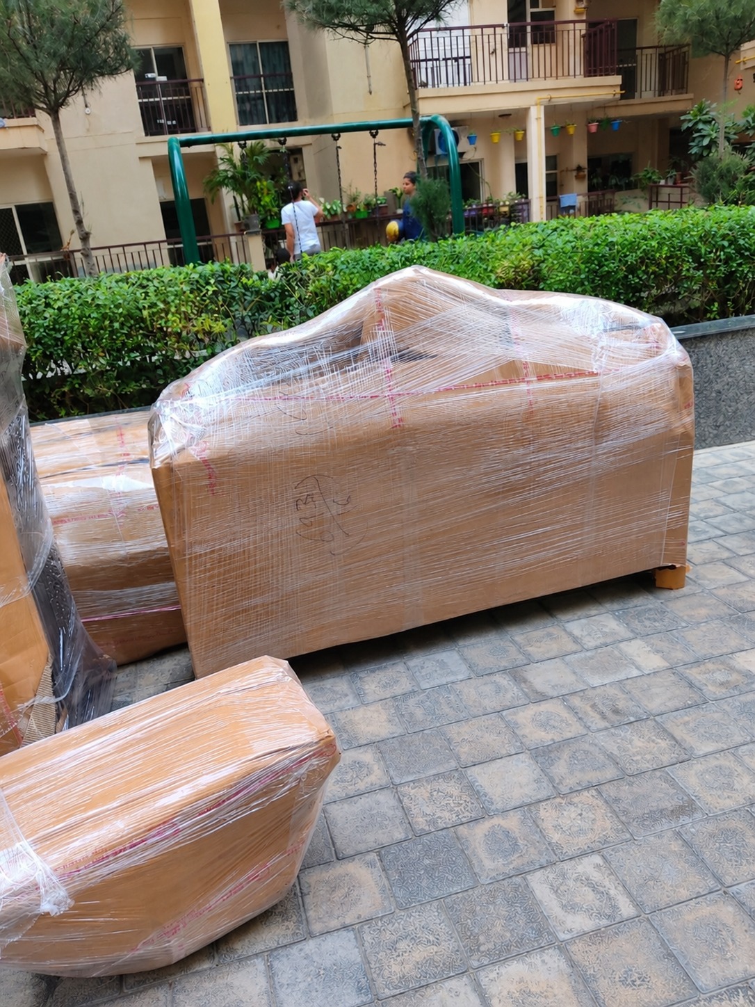 Safe packed goods for trusted relocation service